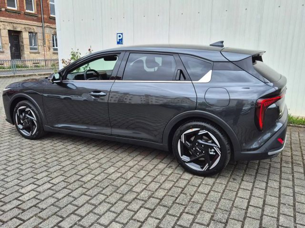 Kia K4