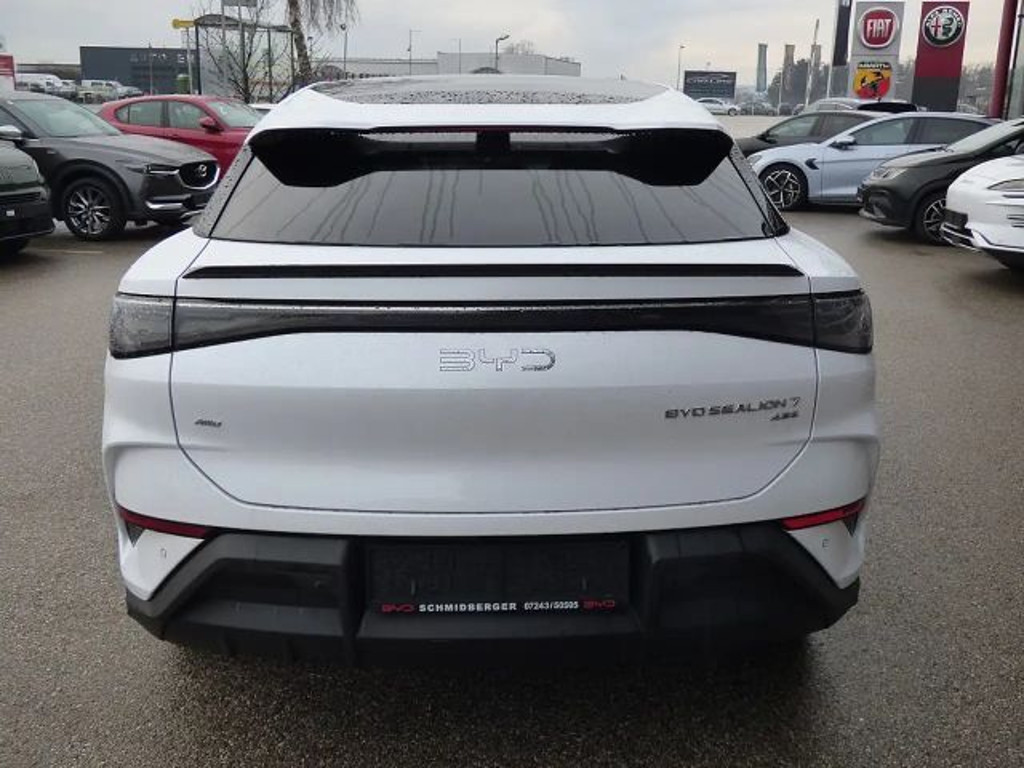 BYD Sealion 7