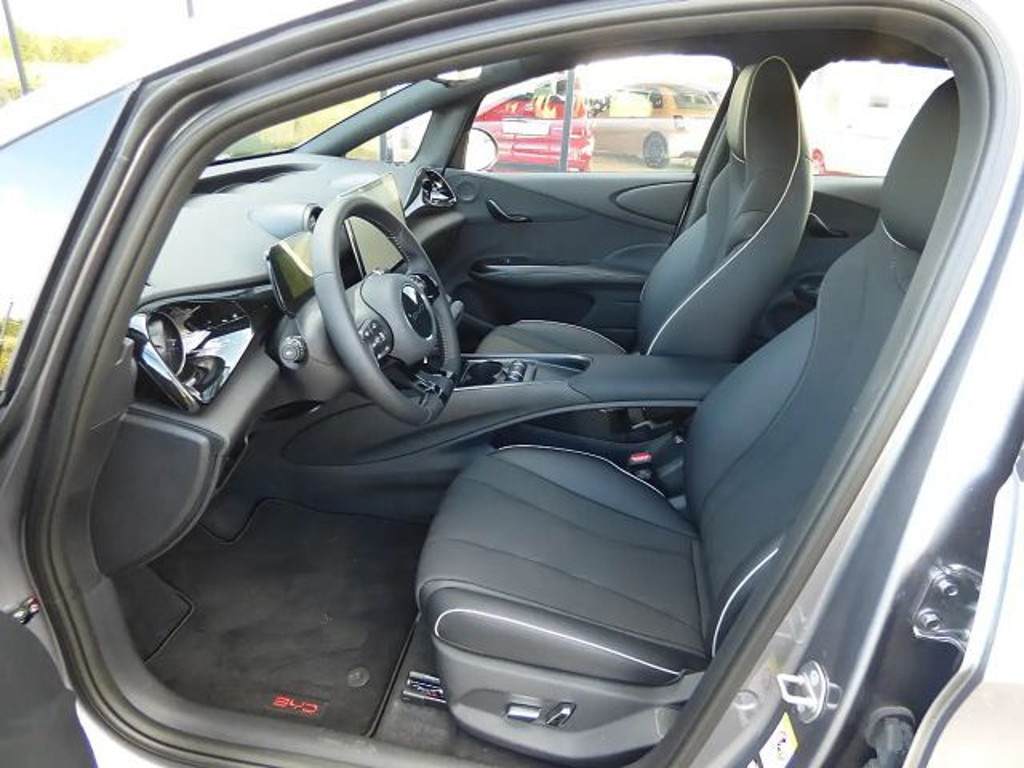 BYD Dolphin