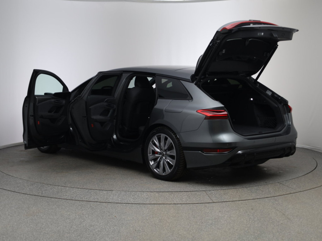 Audi S6 e-tron