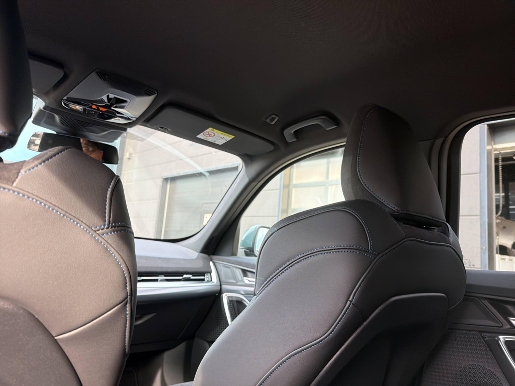 BMW iX1