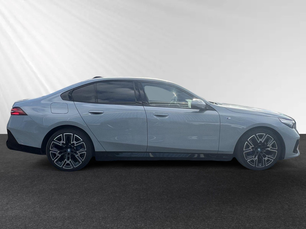 BMW i5 Sedan eDrive40