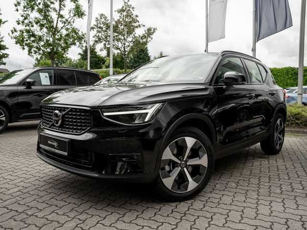 Volvo XC40 AWD Ultimate Dark