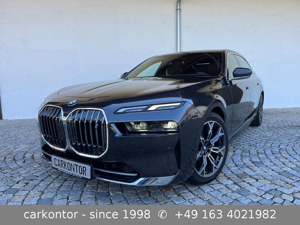 BMW i7