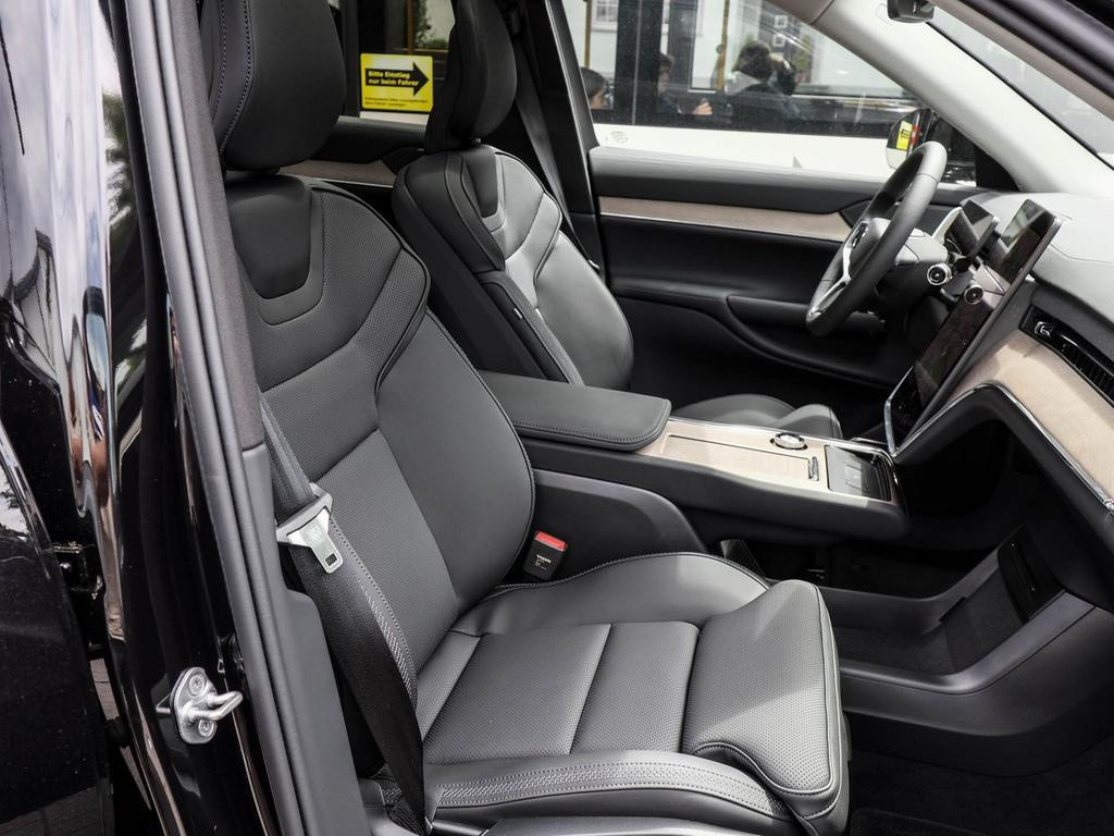 Volvo EX90