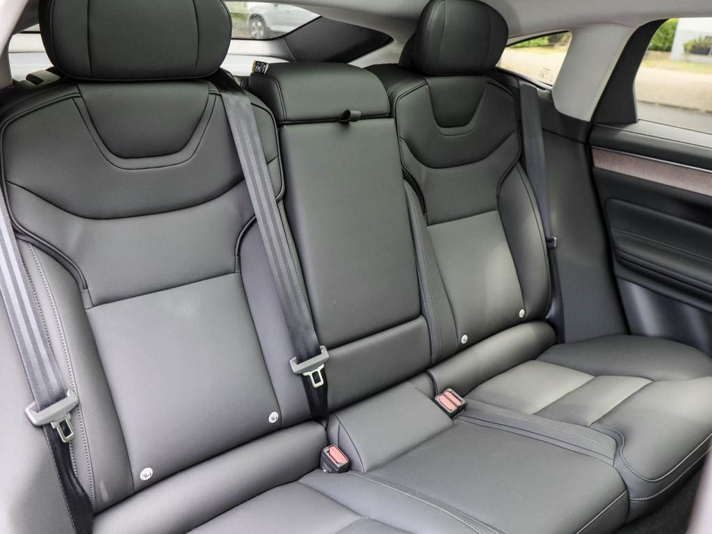 Volvo ES90