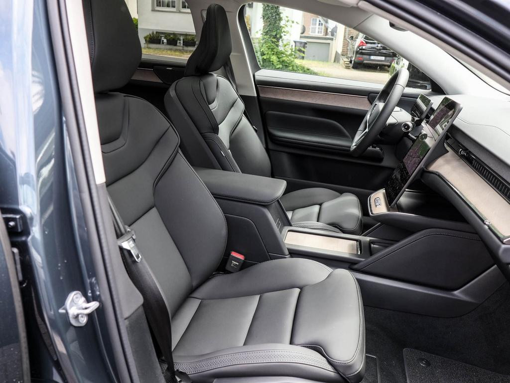 Volvo ES90