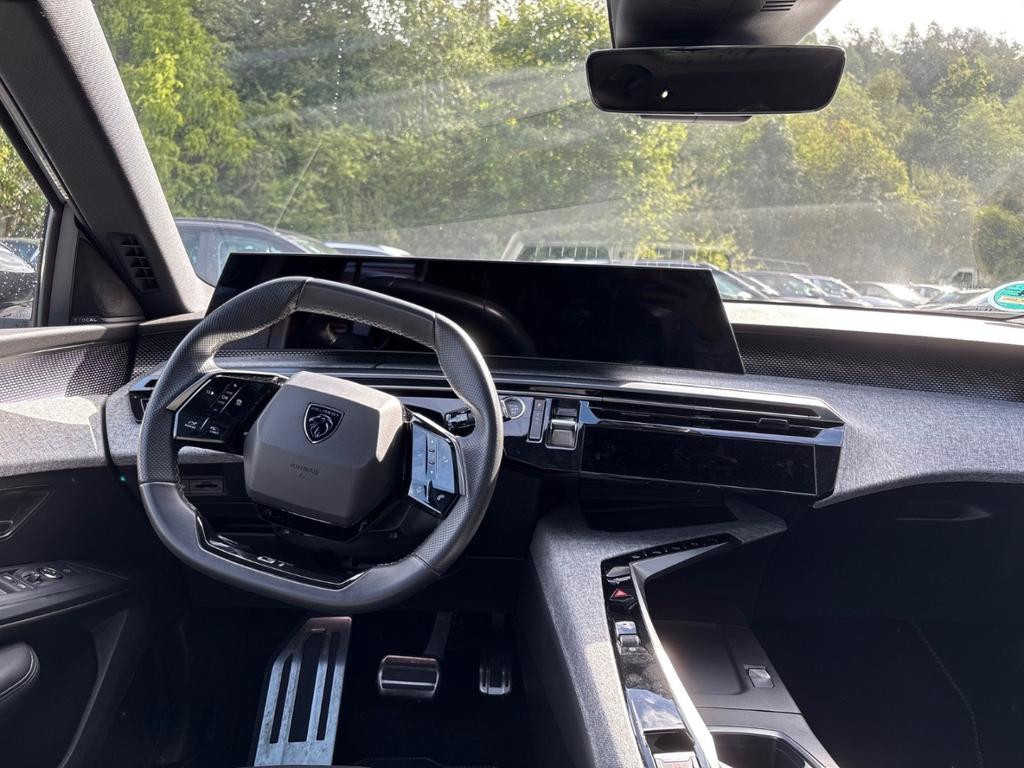 Peugeot E-3008
