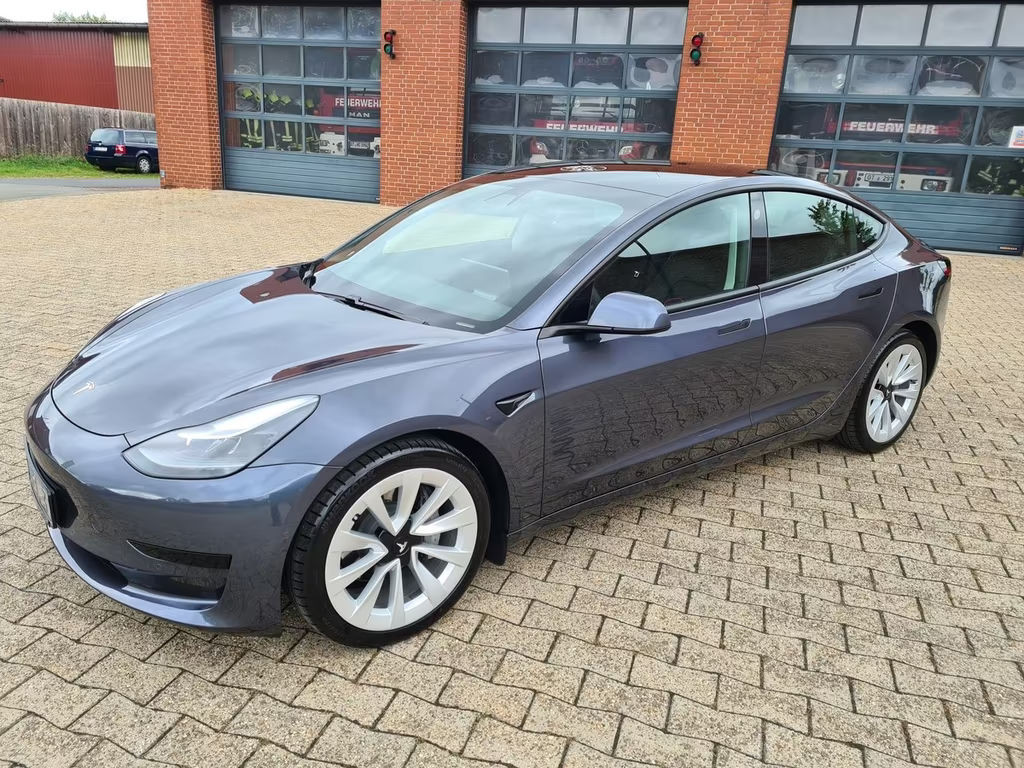 Tesla Model 3 Standard Range