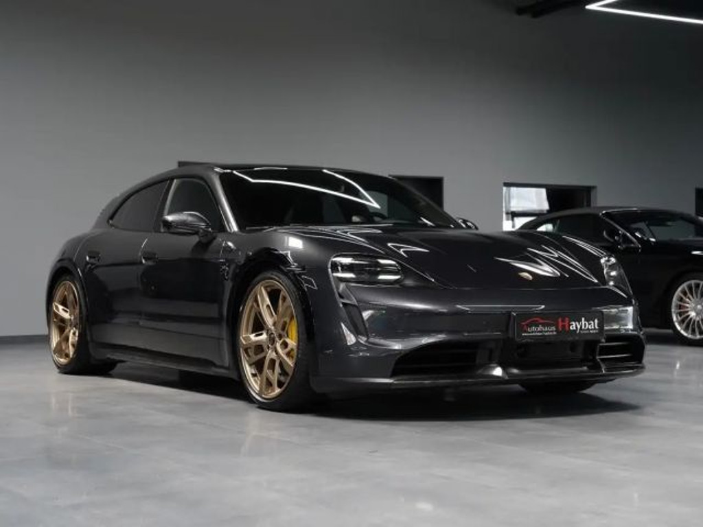 Porsche Taycan S Turbo