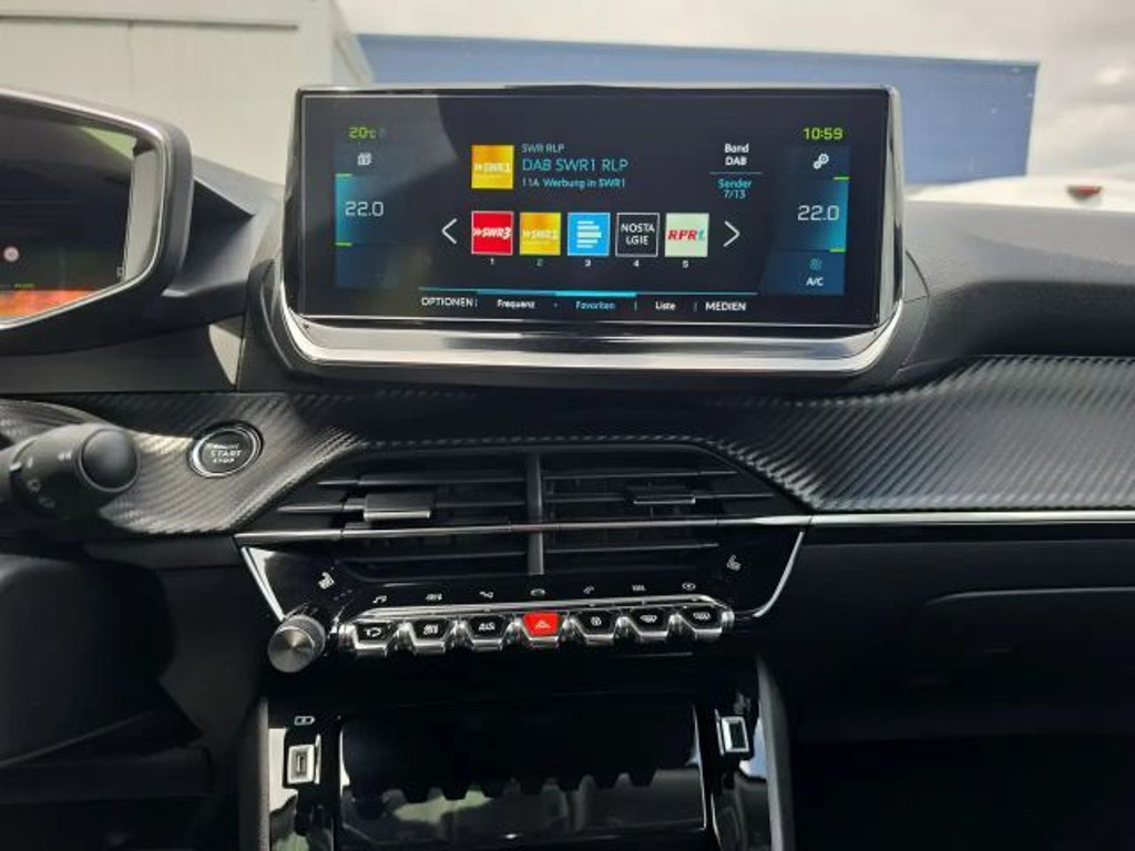 Peugeot e-2008