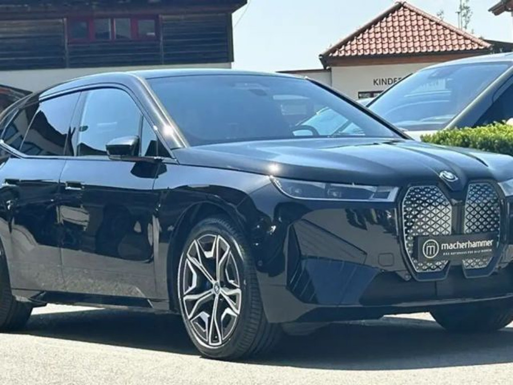 BMW iX