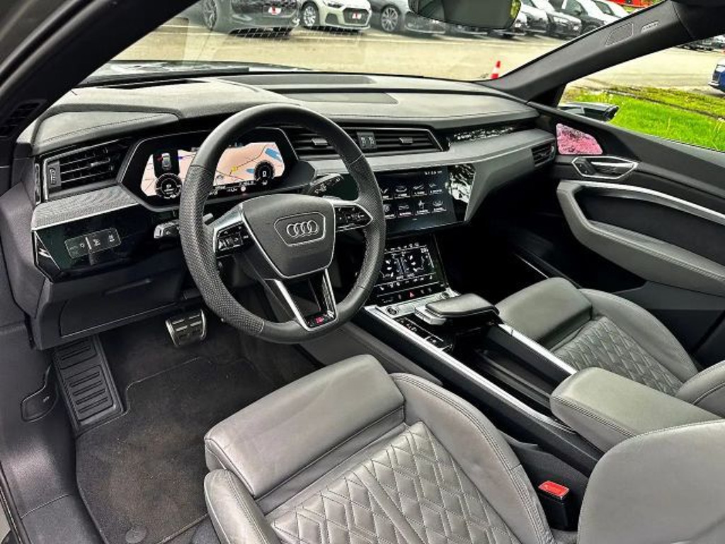 Audi Q8 e-tron