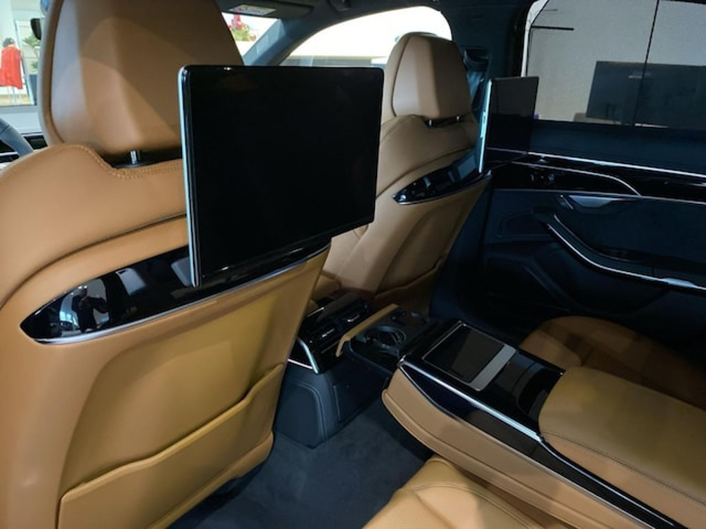 Audi S8