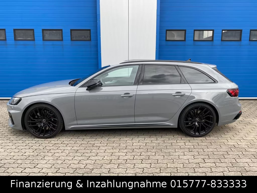 Audi RS4 Avant Quattro