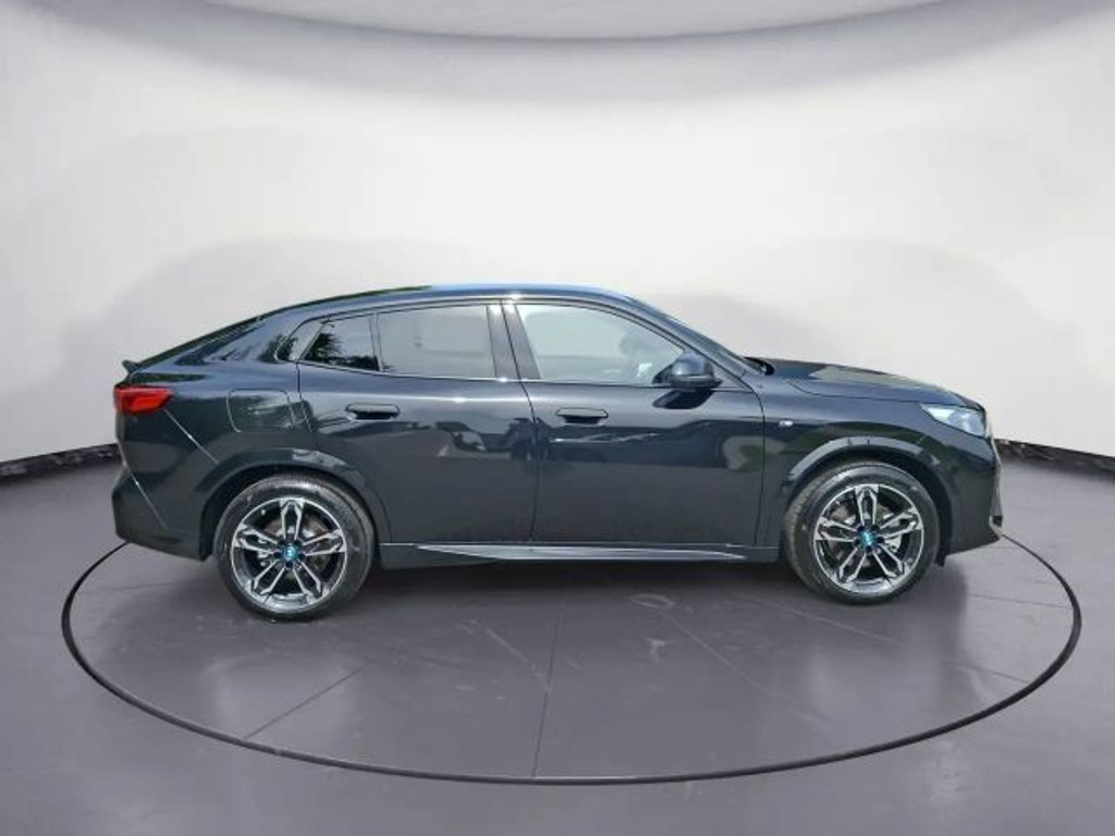 BMW iX2