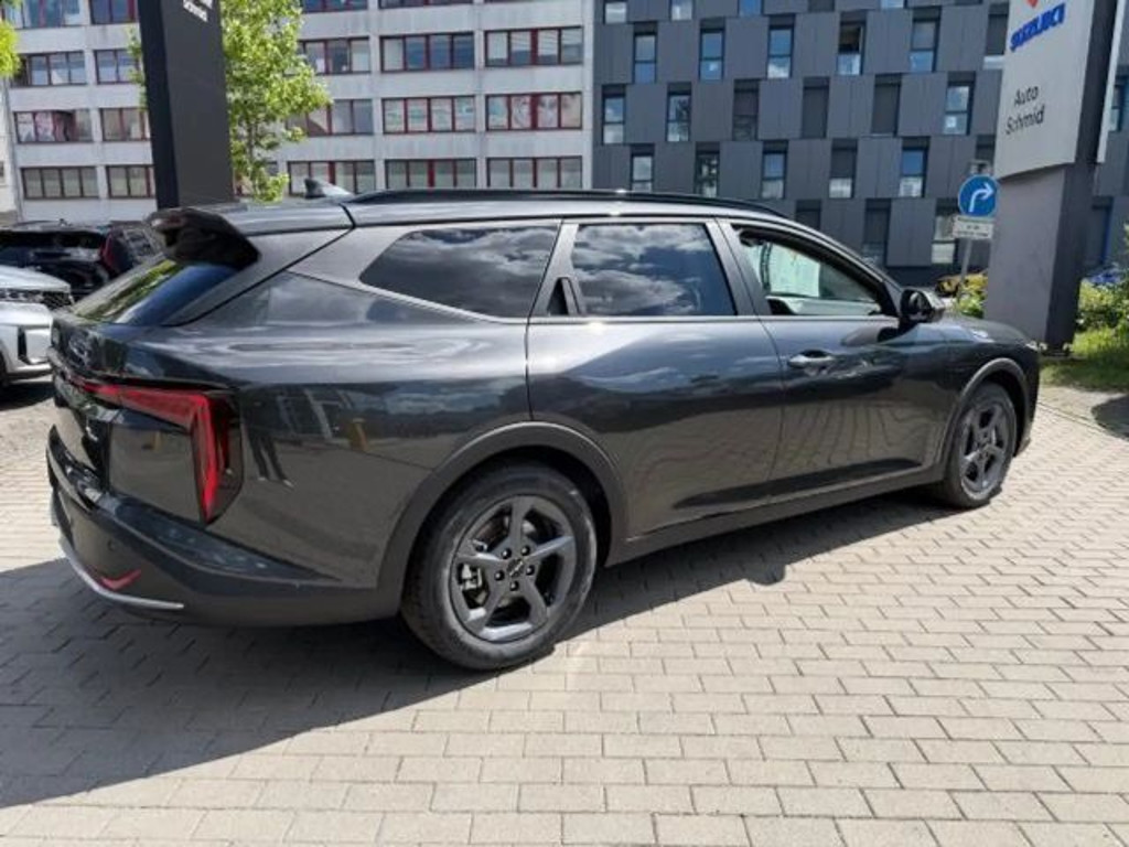 Kia K4