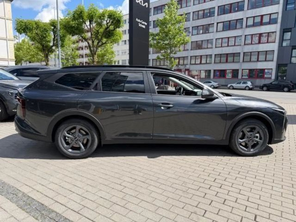 Kia K4