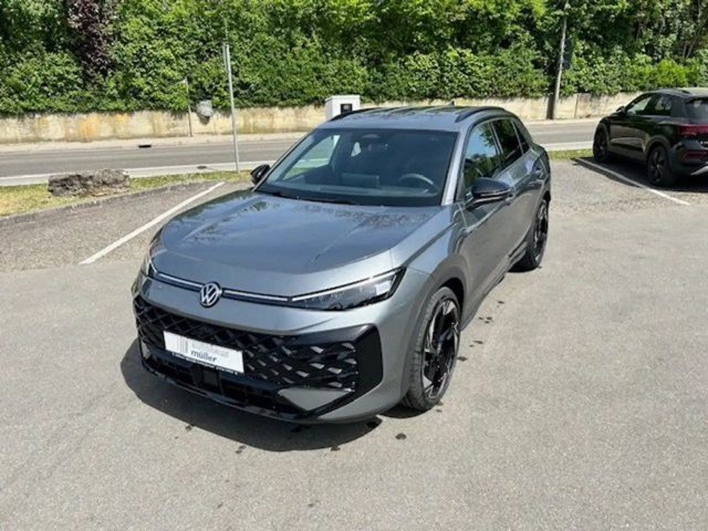 Volkswagen T-Roc DSG R-Line IQ.Drive 1.5 eTSI