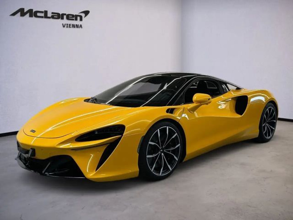 McLaren Artura Artura / MSO Volcano Yellow / Comfort Seats / B&W
