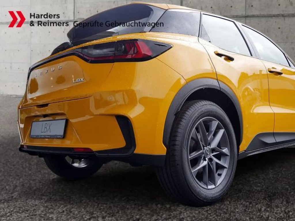 Lexus LBX