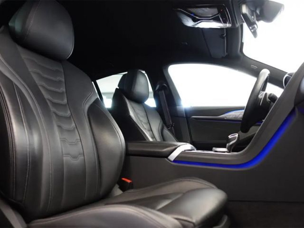 BMW M850