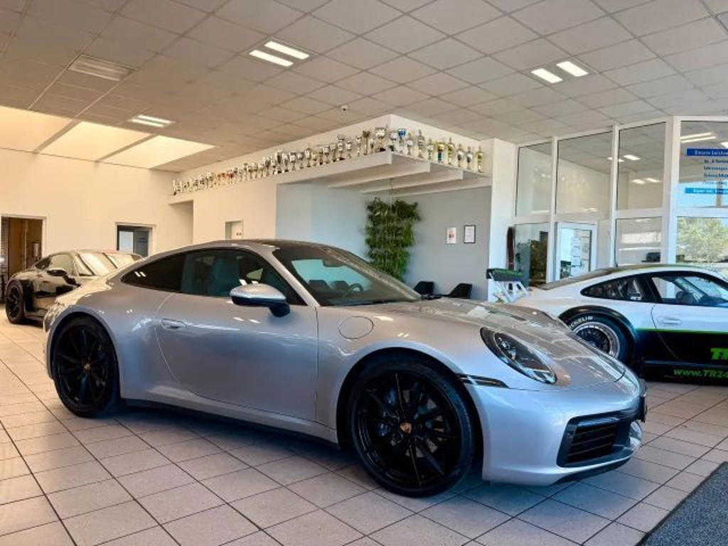 Porsche 911 Coupé 992 Carrera
