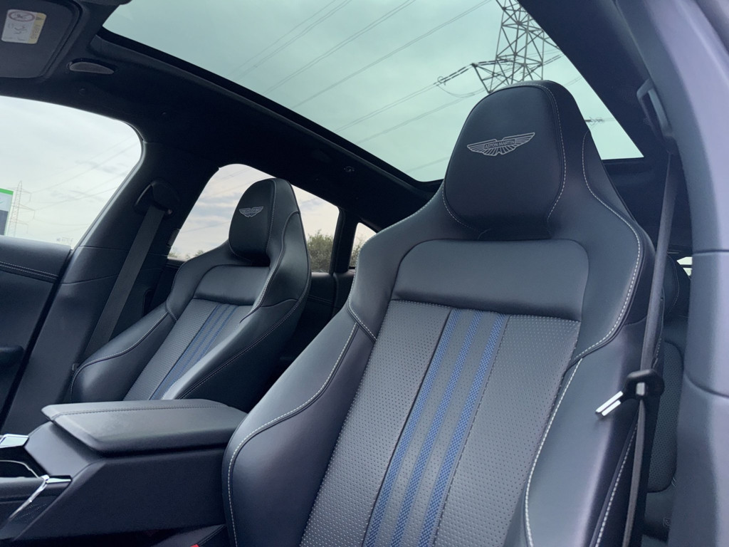 Aston Martin DBX