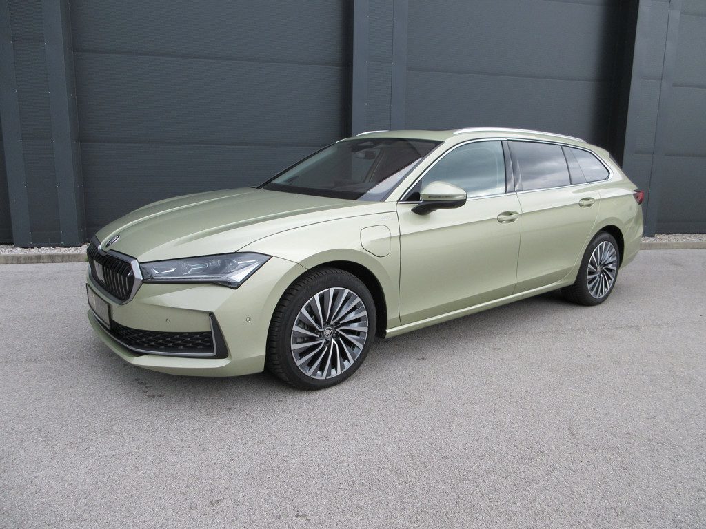 Skoda Superb Combi iV