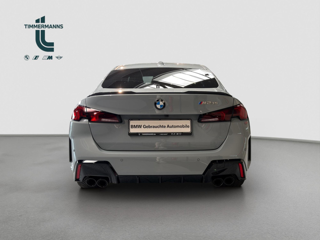 BMW M235