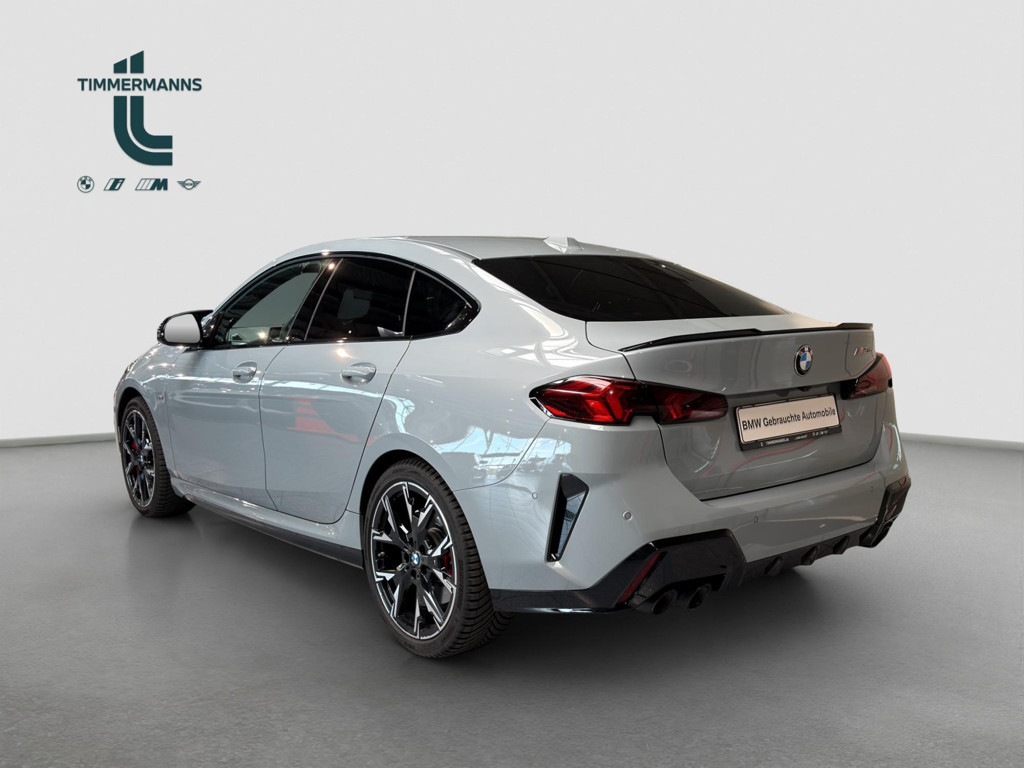 BMW M235