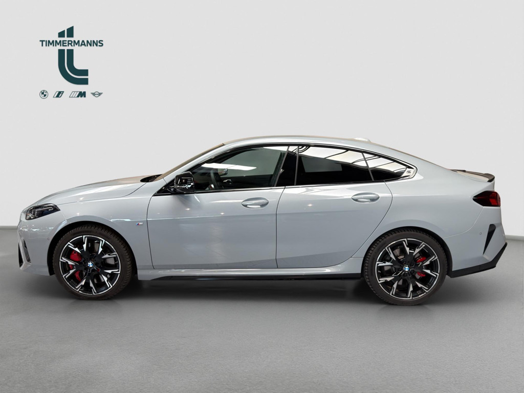 BMW M235