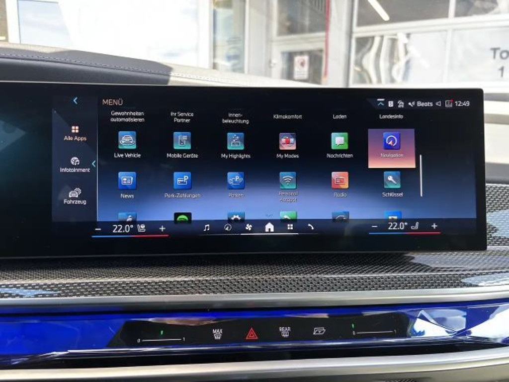 BMW i7