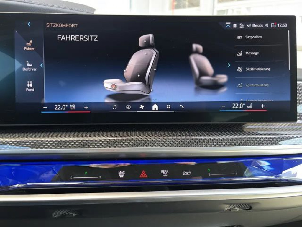 BMW i7