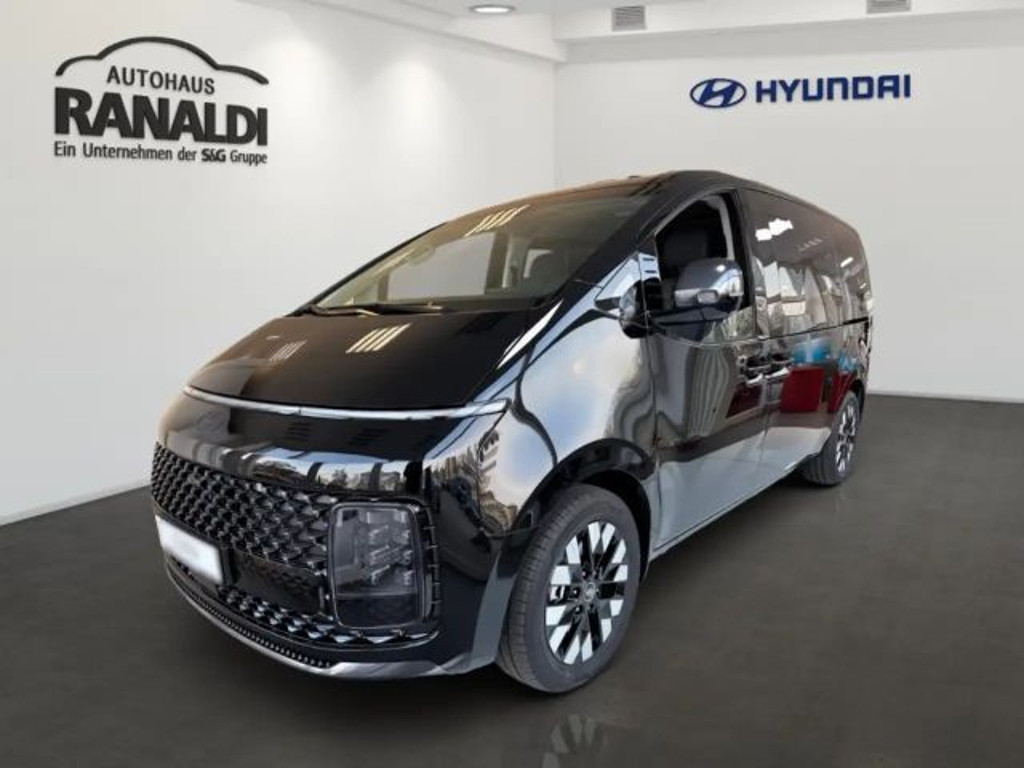 Hyundai Staria Signature