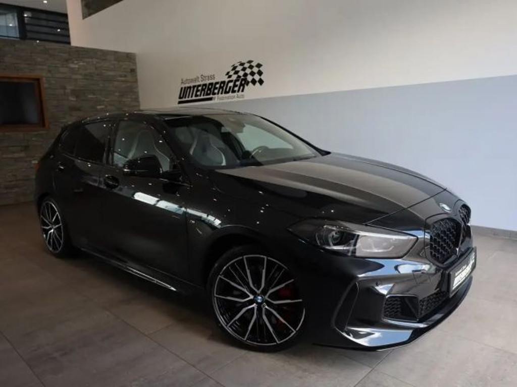 BMW 1 Serie 135 xDrive Sedan