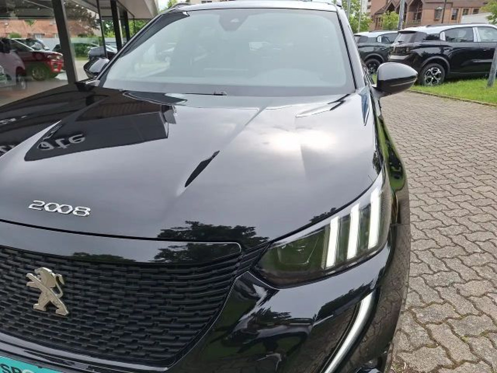Peugeot e-2008