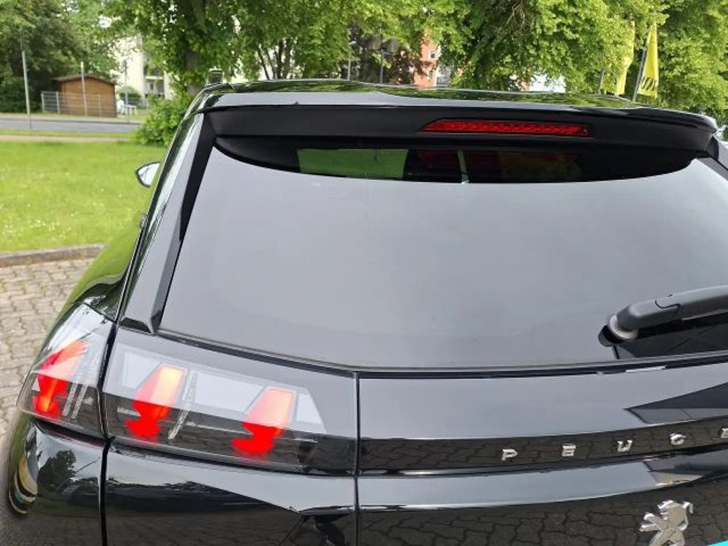 Peugeot e-2008