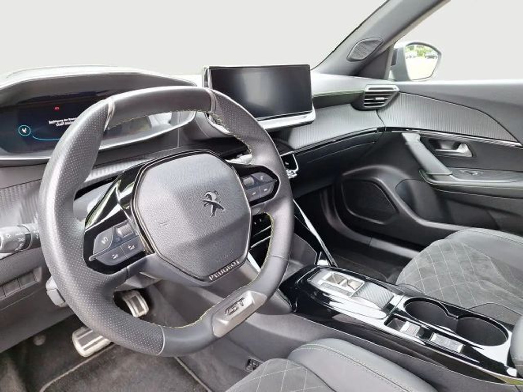 Peugeot e-2008
