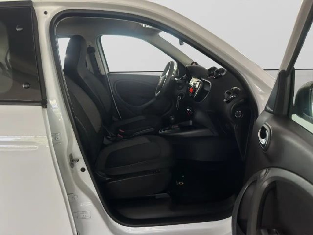 Smart EQ forfour