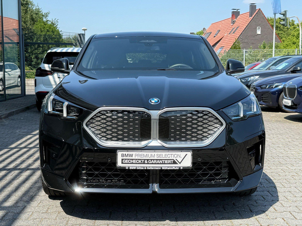 BMW iX2