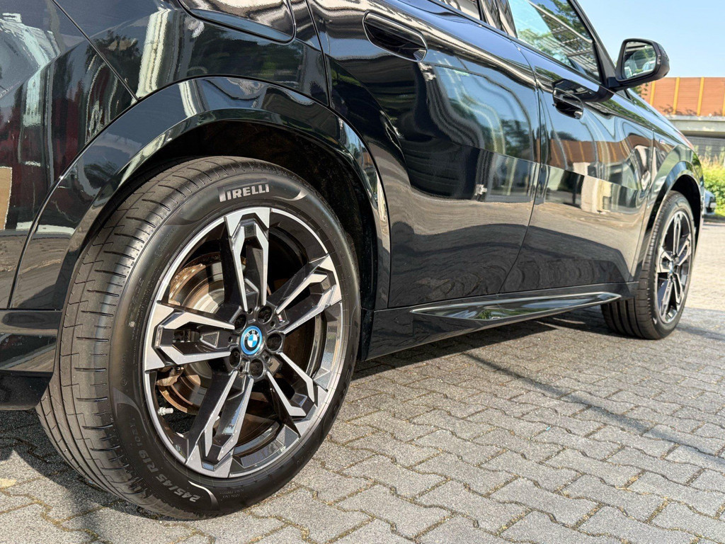 BMW iX2