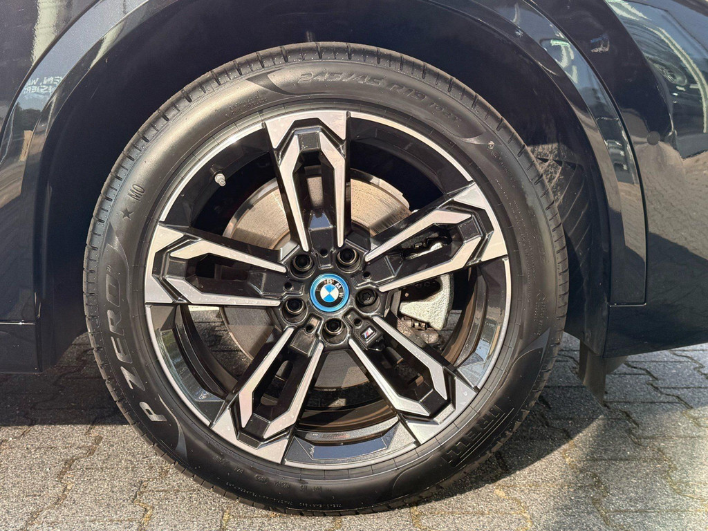 BMW iX2