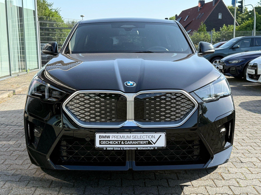 BMW iX2