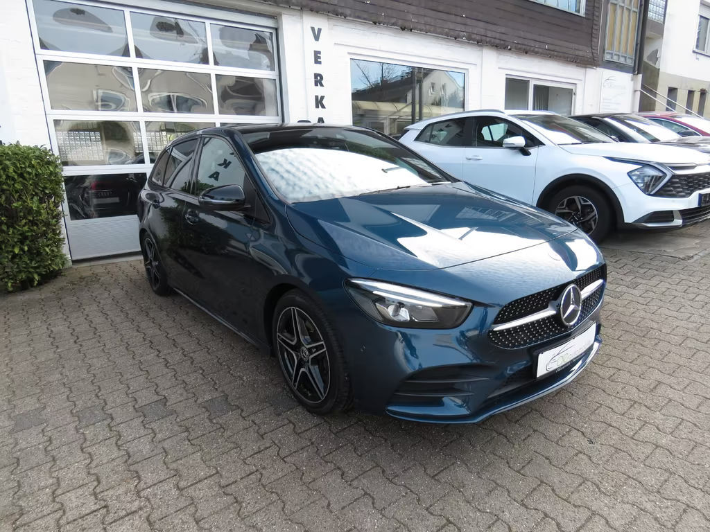 Mercedes-Benz B-Klasse B 220 AMG Line Sedan