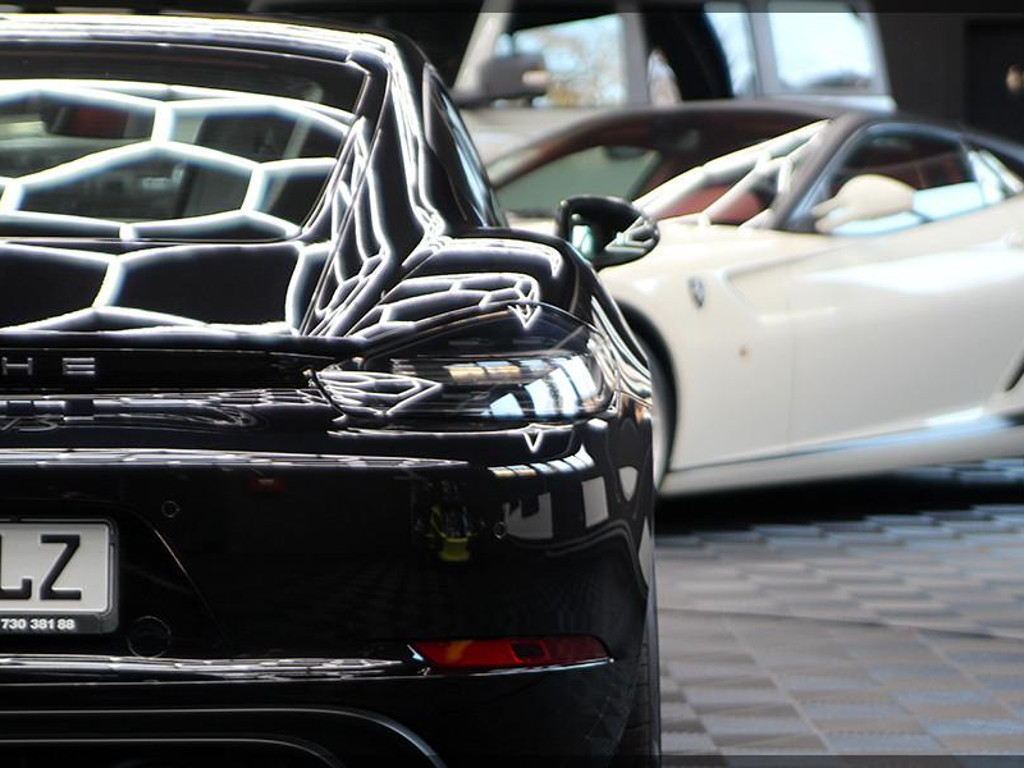 Porsche Cayman