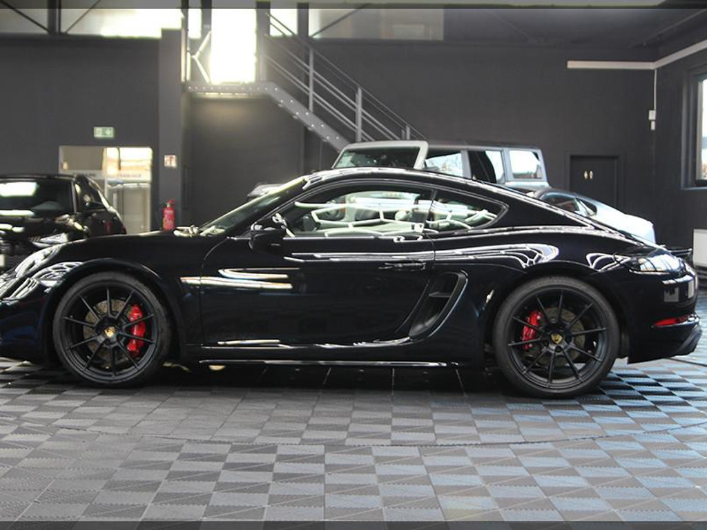 Porsche Cayman