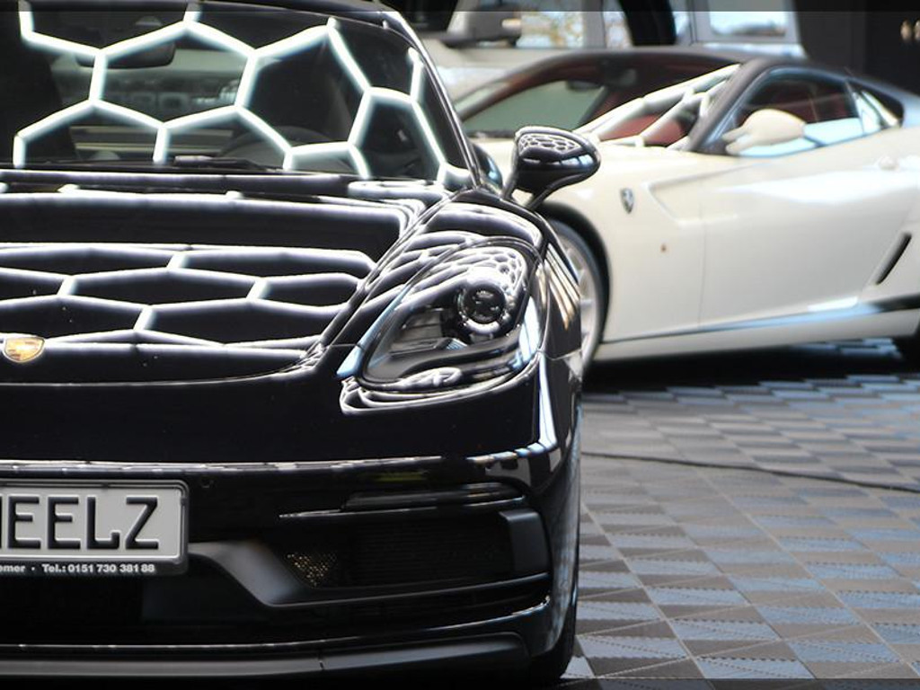 Porsche Cayman