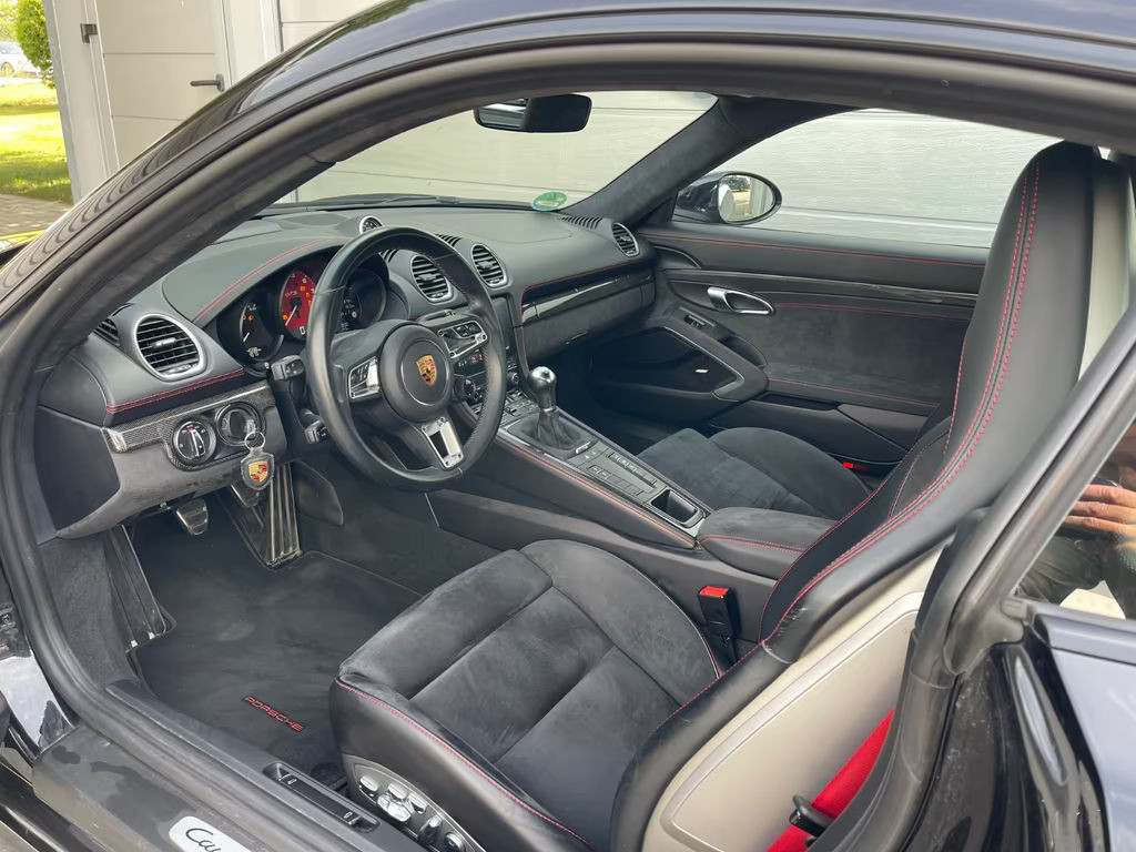 Porsche Cayman