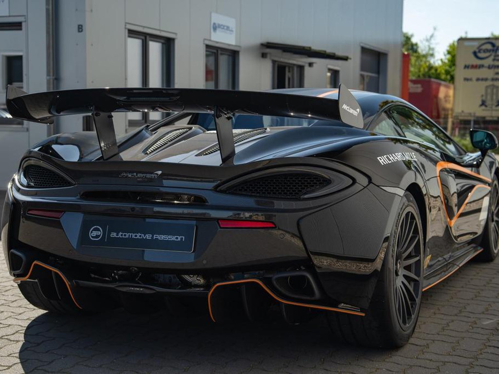 McLaren 620R